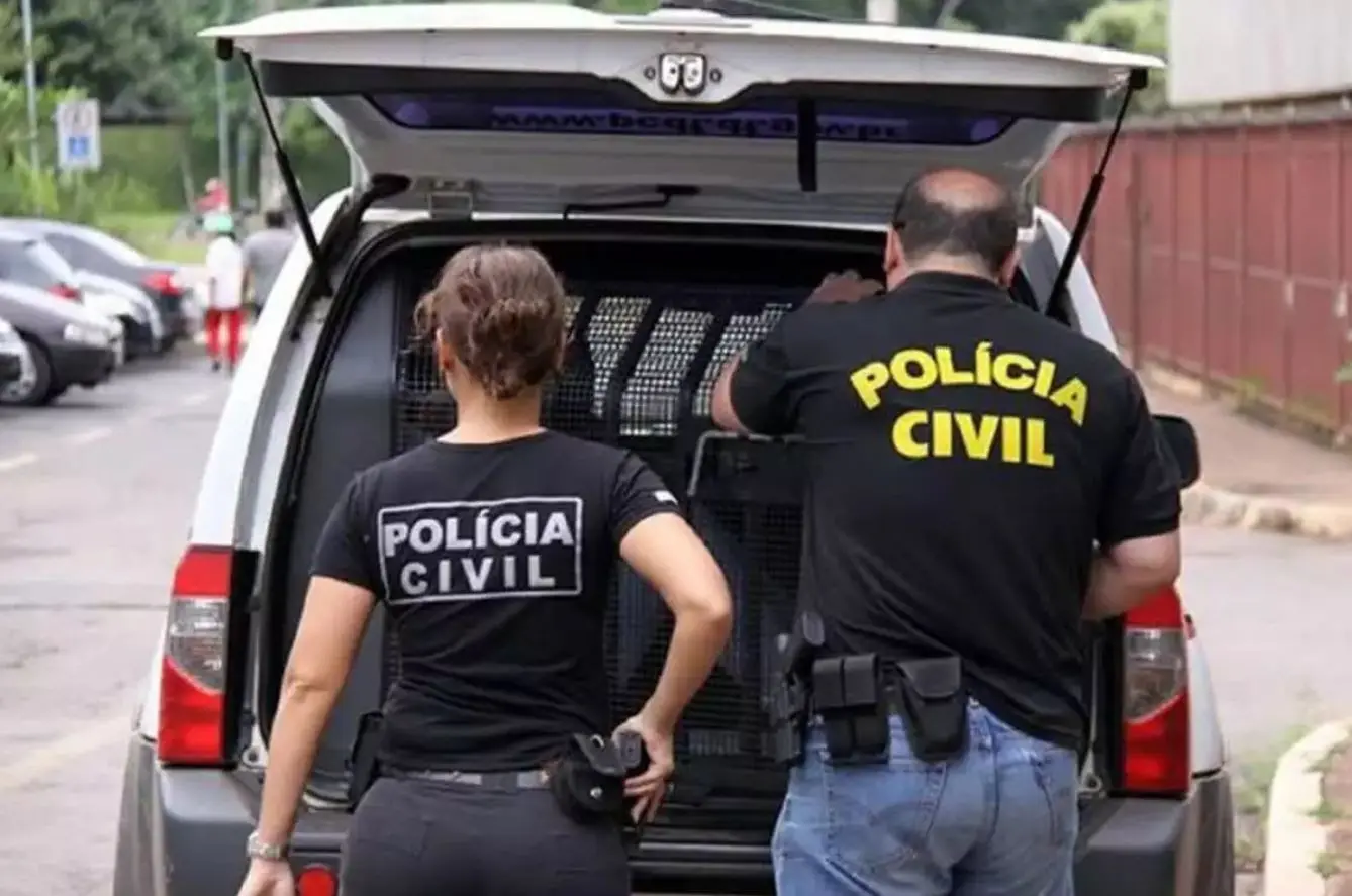 Vítima de investigador condenado por importunação sexual diz sofrer perseguição na Polícia Civil