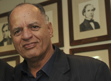 O advogado Carlos Augusto Marighella, aos 68 anos, mora em Salvador, na Bahia (Foto: Agência Brasil)