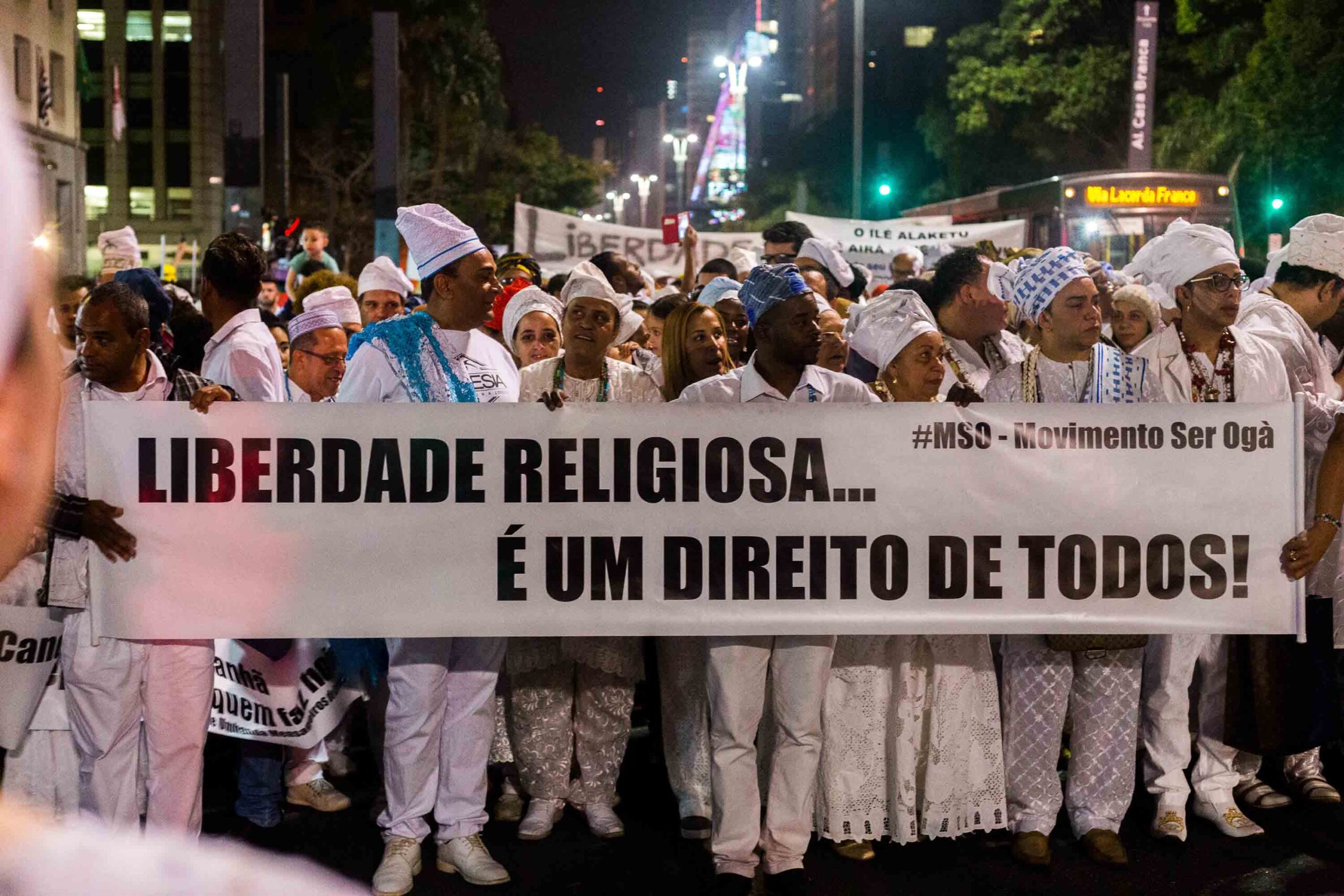 Intolerância Religiosa - Ameaça à paz - Legendado em Inglês - KOINONIA