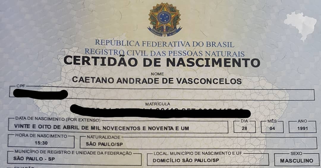 Homem trans obtém dispensa do exército como forma de exercer seus