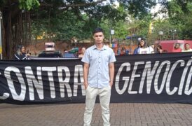 Wanderson Felix em protesto por sua inocência em Heliópolis