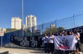 Familiares protestam antes da 1ª audiência do massacre de Paraisópolis