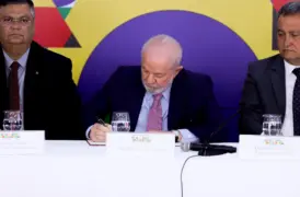 Lula assinou a GLO na quarta-feira (1/11) ao lado dos ministros Flávio Dino (Justiça e Segurança Pública) e Rui Costa, da Casa Civil | Foto: Valter Campanato/Agência Brasil