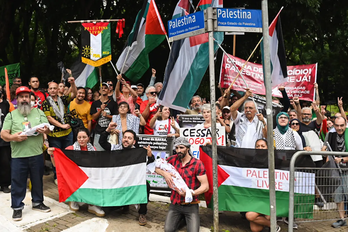 Dezenas de manifestantes se reuniram na capital paulista em apoio à Palestina