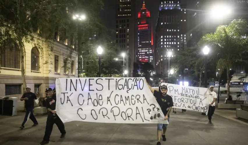 foto de protesto em memória de Reginaldo Júnior, o África Menor, no Centro de São Paulo