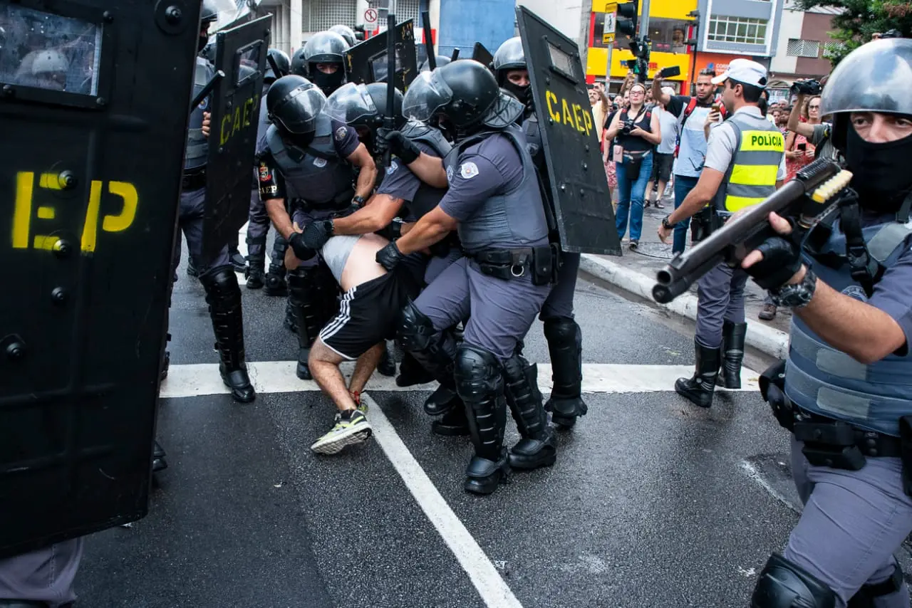 Polícias de SP prendem menos e matam mais, mesmo com menor número de confrontos